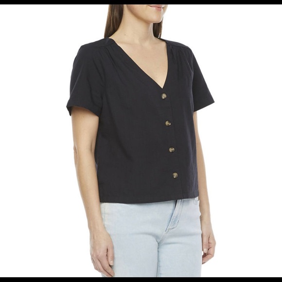 Women’s Short Sleeve Button Down Shirt - Picture 2 of 3